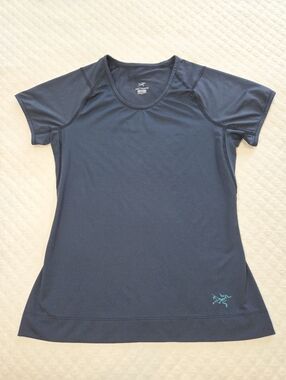 Arc'teryx Mentum Tee SS Women's Small Dark Navy Blue 14461